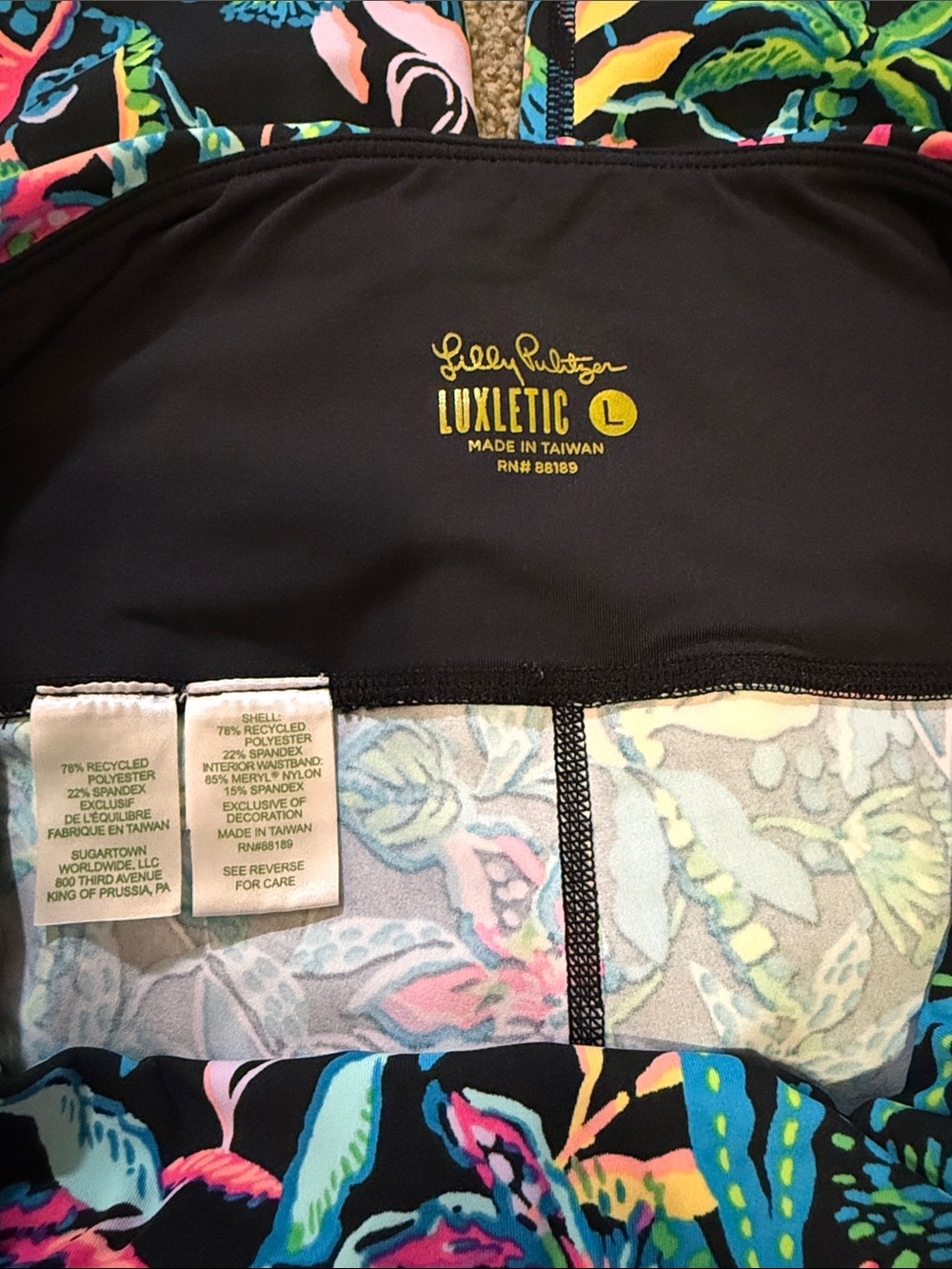 Lilly Pulitzer Luxletic Leggings- Onyx Tropical Glow - Picture 5 of 5